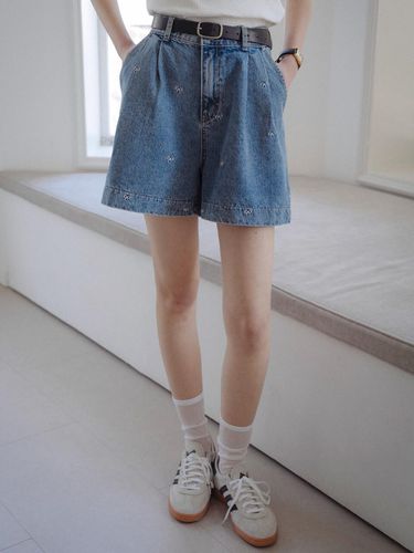 Ribbon Embroidery Double Tuck Denim Shorts - TILLIDIE - Modalova