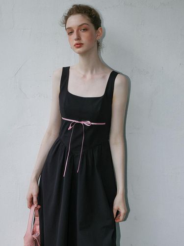 Line Ribbon Sleeveless Dress_Black - Cest Moidew - Modalova