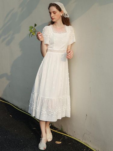 Embroidered Lace Fishtail Dress_White - Cest Moidew - Modalova