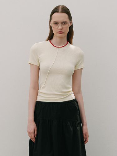 Back Cut-out Diagonal Stitch Short Sleeve T-Shirt - 320SHOWROOM - Modalova