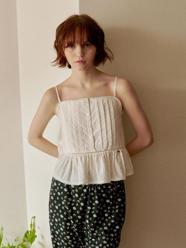 Babydoll Sleeveless Blouse_O.White - EYEYE - Modalova