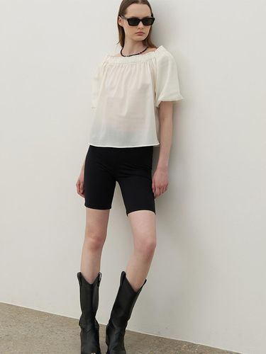 Off-Shoulder Shirred Blouse_White - 320SHOWROOM - Modalova