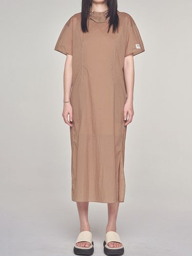 Shirt Layering Strap Dress _ Brown - RE;CODE - Modalova