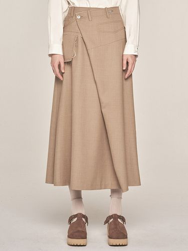 Asymmetric Flare Skirt _ Beige - RE;CODE - Modalova