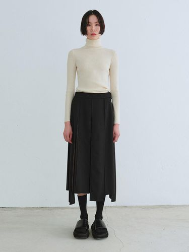 Unbalanced Pleats Skirt _ Black - RE;CODE - Modalova