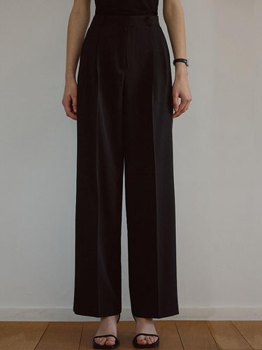 Pintuck Straight Slacks [Black] - DEHEVE - Modalova