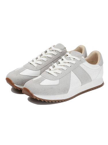 Cowhide Runner German Army Sneakers - CUSTOMADE REPUBLIC - Modalova