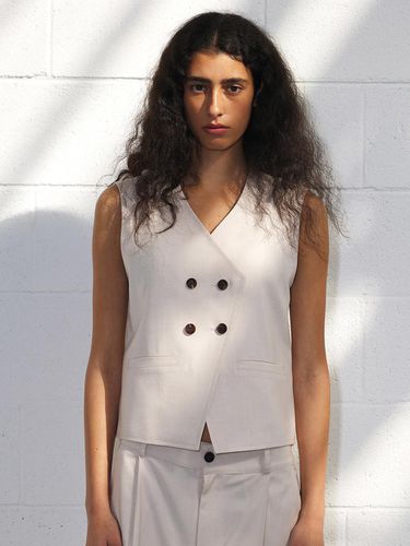 Milk Cream Vest - jijivisha - Modalova