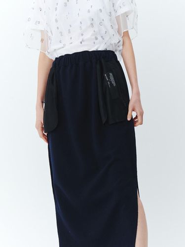 Out Pocket Terry Skirt _ Navy - RE;CODE - Modalova