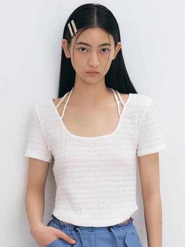 Crinkle Cut-Out Short Sleeve T-shirt - CITYBREEZE - Modalova