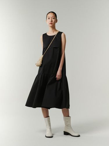 Sleeveless Voluminous Dress _ Black - RE;CODE - Modalova