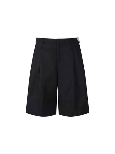 Color-Blocked Bermuda Shorts _ - RE;CODE - Modalova