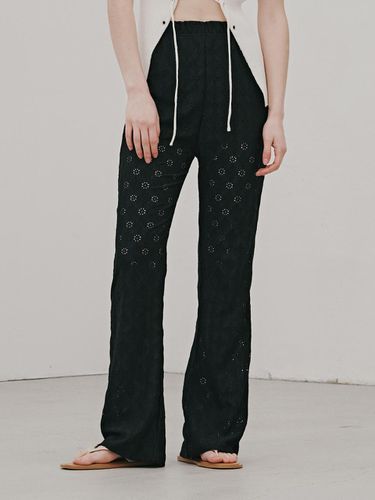 Lace Boot-Cut Banding Pants (Black) - ODER - Modalova