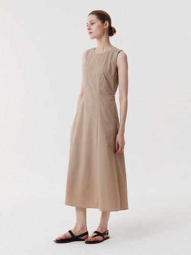 Raye Sleeveless Dress_Beige - EAAH - Modalova