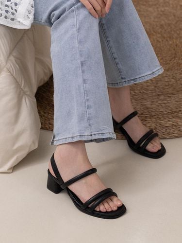 String Parade Sandal_Black - FORMEL CAMELE - Modalova