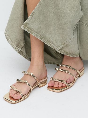 Cheri Flat Sandal - Jinny Kim - Modalova