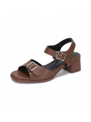 Basic Buckle Sandal_Brown - FORMEL CAMELE - Modalova