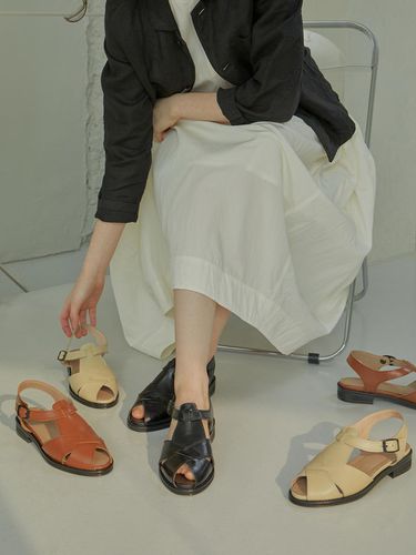 New Fisher Sandals (3 Colors) - Byeuuns - Modalova