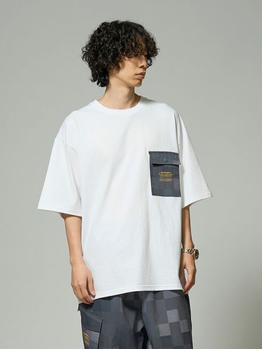 Square Camouflage Pocket Oversized T-shirt_White - STIGMA - Modalova