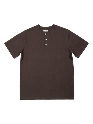 Utility Henley Neck T-Shirt - Brown - SORTIE - Modalova