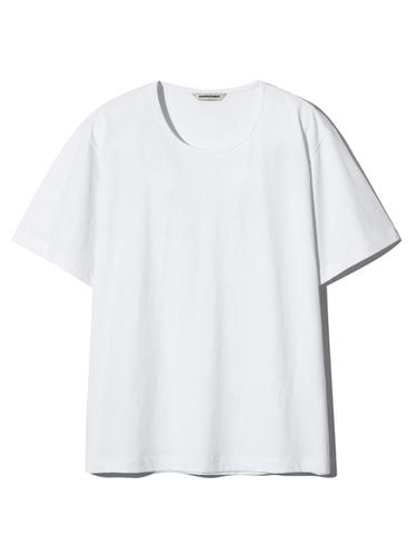 Essential Silket U Neck T-shirt_White - BASEMOMENT - Modalova