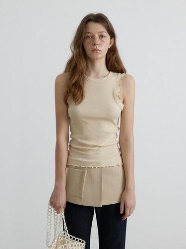 Wave Ribbed Sleeveless Top_Light Beige - overdueflair - Modalova