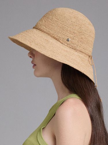 Raffia Cloche Hat Rosace (2 Colors) - WHITE SANDS - Modalova