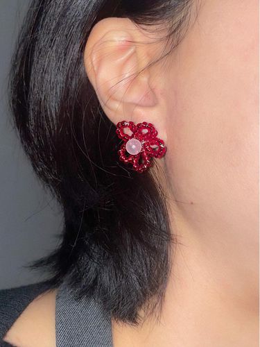 Red Flower Bead Earrings - MERRYMOTIVE - Modalova