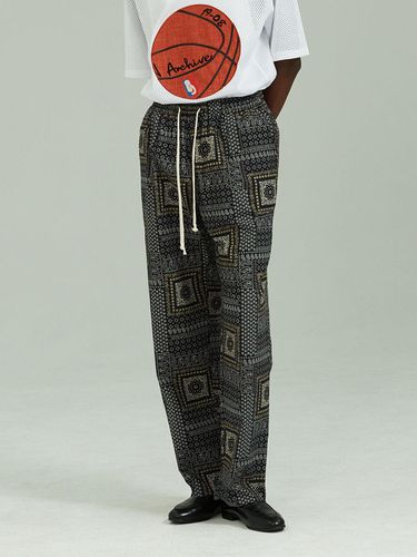 Nomantic Multi Pattern Paisley Cotton Pants_Black - beyondcloset - Modalova