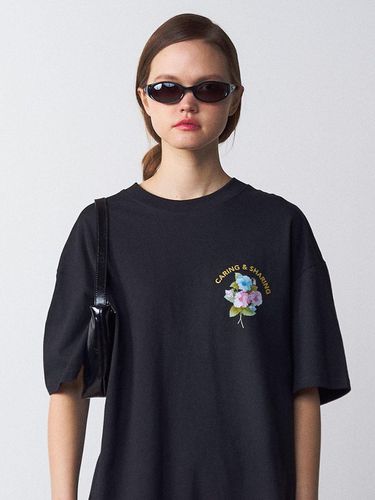 Floral Care Bear Oversized T-shirt_Black - beyondcloset - Modalova