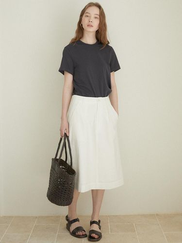 Neat Skirt_White - LARGO - Modalova