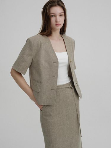 Collarless Half Sleeve Jacket_Beige - AVA MOLLI - Modalova