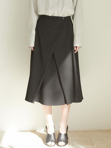 Pleated A-line Skirt_Black - LARGO - Modalova