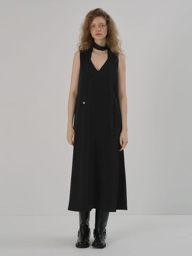 V Choker Dress_Black - MORCEAU PAR MORCEAU - Modalova