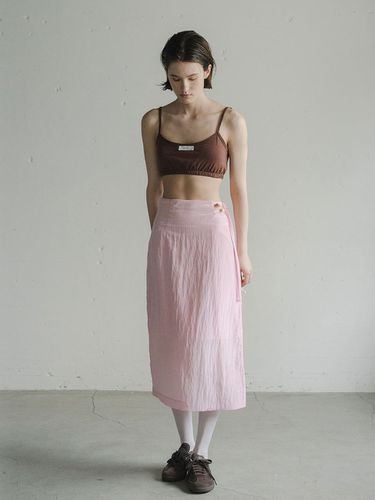 Wrinkle Strap Skirt_Pink - MORCEAU PAR MORCEAU - Modalova