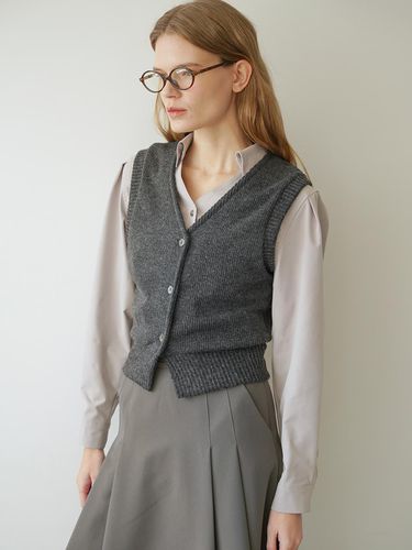 Sweater Vest Cardigan (Charcoal) - LEIE - Modalova