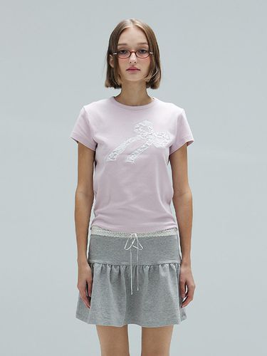 Mia Lace Applique T-shirt_Pink - DEARSTALKER - Modalova