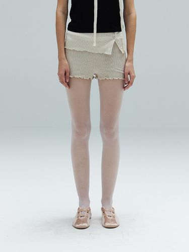 Amy Button Knit Shorts_Beige - DEARSTALKER - Modalova