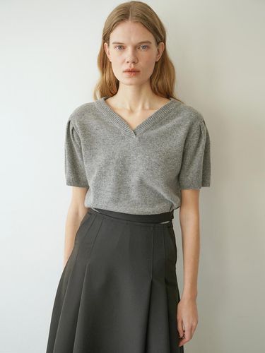 Cashmere V-Neck Puff Short Sleeve Sweater () - LEIE - Modalova