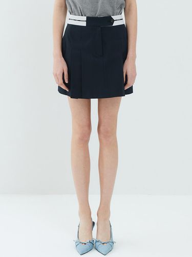 Belt Pintuck Mini Skirt - Navy - HAE BY HAEKIM - Modalova