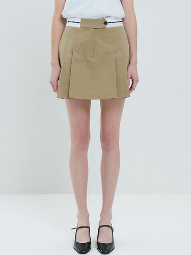 Belt Pintuck Mini Skirt - Beige - HAE BY HAEKIM - Modalova