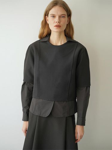 Volume Sleeve Crop Blouse (Black) - LEIE - Modalova