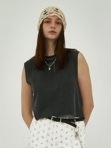 Mido Sleeveless Top - afterhomeparty - Modalova