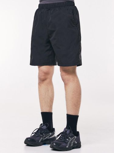 Basic Regular Fit Nylon Shorts_Black - THAT`S IT - Modalova