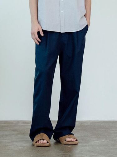 One Tuck Wide Linen Pants_Navy - INDUST - Modalova