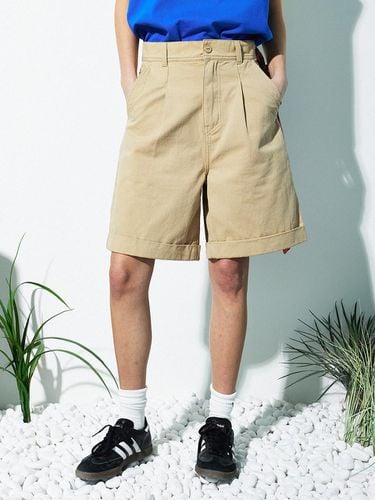 Banard One Tuck Carabiner Relax Fit Short Pants - MAGOODGAN - Modalova