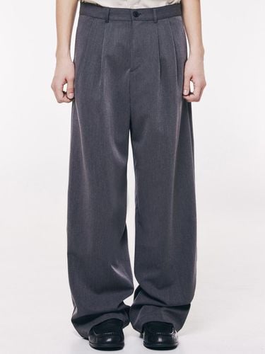 Two Tuck Wide Slacks_Charcoal - THAT`S IT - Modalova