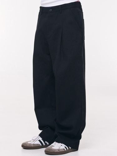 One Tuck Wide Cotton Denim Pants_Black - THAT`S IT - Modalova