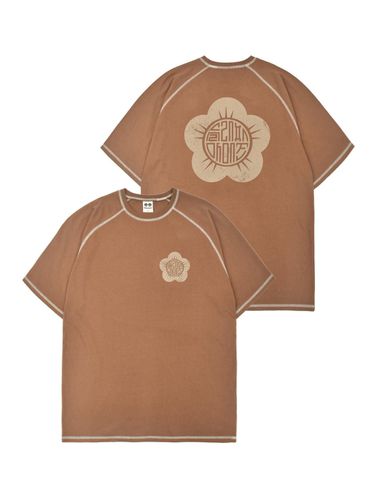 Stamp Logo Raglan T-shirt_Brown - SLEEPYEYES - Modalova