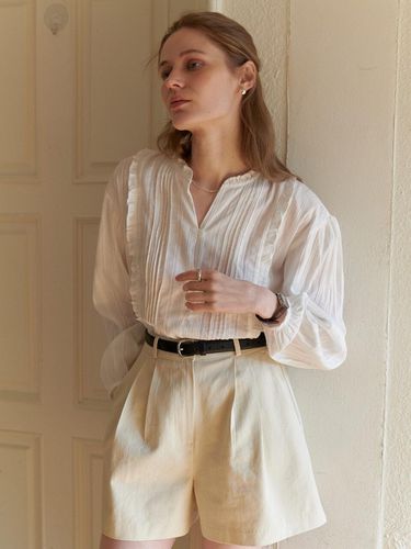 A Cotton Pin Tuck Blouse_White - AMONG - Modalova